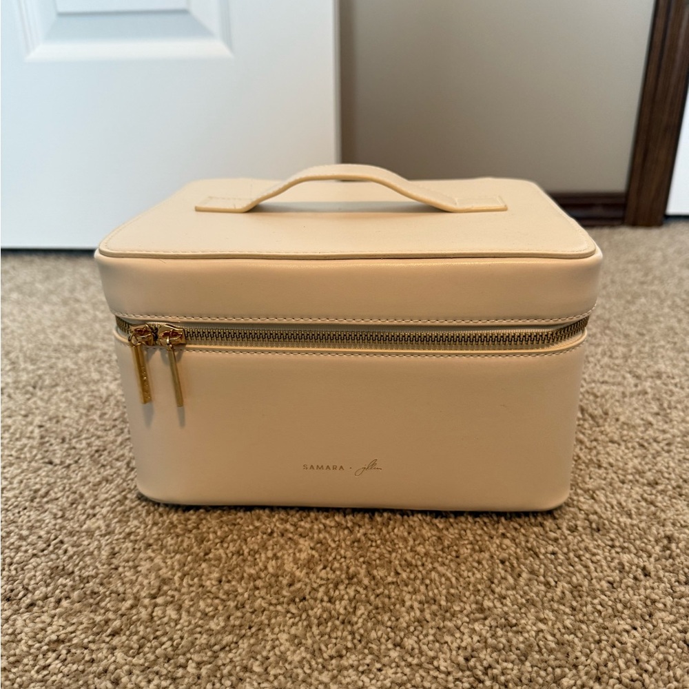 Samara x Jillian Harris makeup case (Jilly Box)